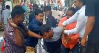 MP man supporting bangle seller has Pak ties: Govt