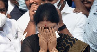 Why is Sasikala Crying?