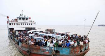 Ferry fire leaves 40 dead, 150 injured in Bangladesh