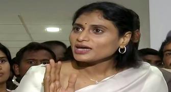 Jagan's sister hints at floating new political outfit