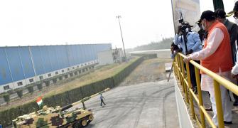 Army sets up 2 tank repair units at 14,500 ft near LAC