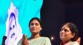 Jagan's sister Sharmila floats party in Telangana