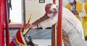 PIX: Modi prays at ancient Kali temple in Dhaka