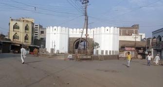 Maha: Stone-pelting over post on Aurangzeb, 4 hurt