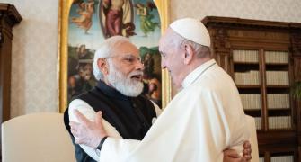 During hour-long meet Modi invites Pope to visit India