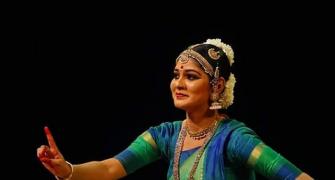 2 Kerala dancers declare solidarity with Mansiya