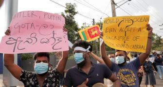 Sri Lanka's cabinet resigns en masse as crisis deepens