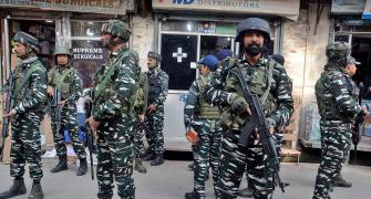 Terrorists kill CRPF jawan, injure Kashmiri Pandit