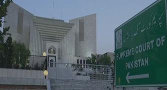 Blow for Imran as Pak SC orders no-trust vote on Sat