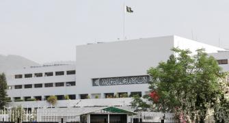 Pak Parl to meet again on Monday to elect new PM