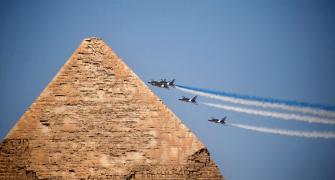 Aircraft Zoom Past The Pyramids