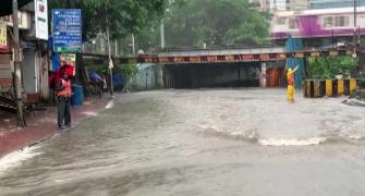 Rains, strong winds lash Mumbai; red alert for Konkan