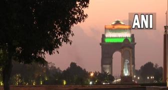 Netaji's hologram statue at India Gate lit up again