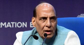 Rajnath meets heads of 3 services amid Agnipath stir