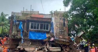 10 killed, 13 injured as building collapses in Mumbai