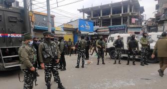 Terrorists kill policeman in J-K's Pulwama