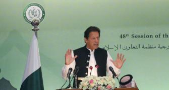 Imran hints at early polls post no-trust vote