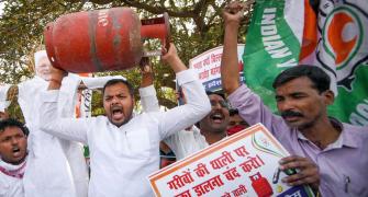 Garland LPG, ring bells: Cong campaign on inflation