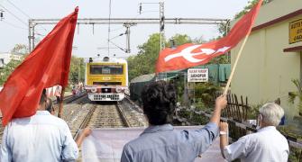 Bharat bandh: Banking, transport continue to be hit