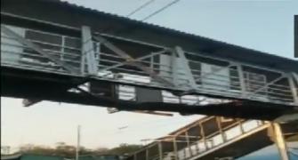 1 killed, 12 hurt bridge falls on rly track in Maha