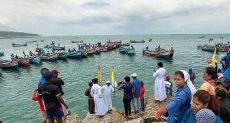 Vicar calls off Adani port stir after meeting Pinarayi