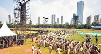 Mumbai gears up for rival Sena Dussehra rallies