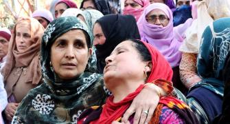 Terrorists shoot dead Kashmiri Pandit in Shopian
