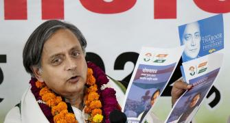 Embrace change, show courage: Tharoor's final appeal