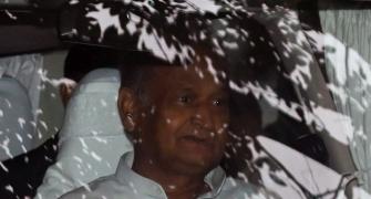 Gehlot to run for Cong president, no Gandhi in race