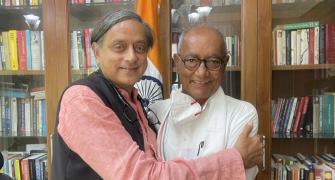 'Friendly contest': Tharoor meets poll rival Digvijaya