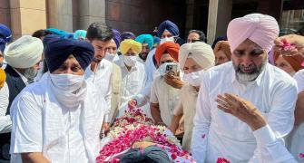 Parkash Singh Badal cremated at ancestral village
