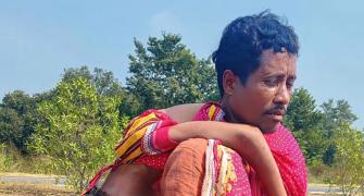 Dana Majhi rerun: Man carries wife's body on shoulder