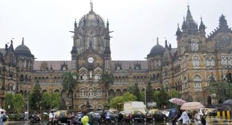 Downpour lashes Mumbai, 'orange' alert for Wednesday
