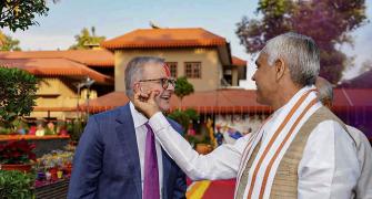 Aus PM celebrates Holi in Guj on Day 1 of India trip