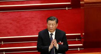 Why is Xi Jinping Clapping?