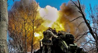 Ukrainians, Russians Battle For Bakhmut