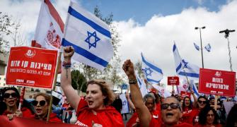 Israelis protest as Netanyahu sacks defence minister