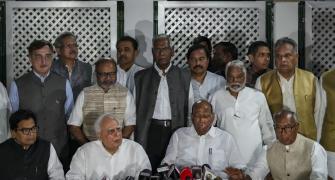Pawar steps in to douse Rahul fire on Savarkar