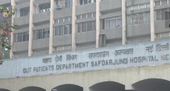 CBI nabs Safdarjung Hospital surgeon for extortion