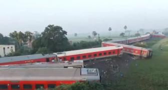 4 dead as North East Express train derails in Bihar