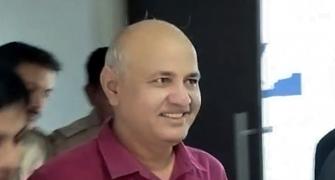 Can't make a citizen run pillar to post: SC on Sisodia