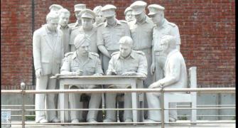 Statue of Pak's 1971 surrender vandalised in B'desh