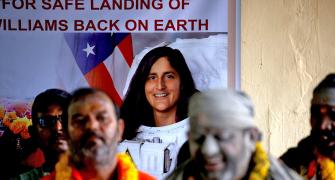 Yagna for Suni's Safe Return To Earth