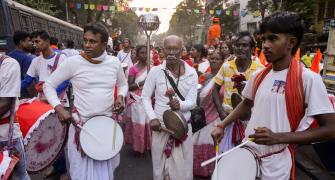 Protests in Bengal over attacks on Hindus in B'desh