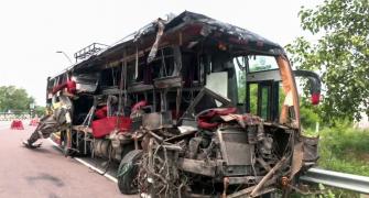 18 killed, 19 injured as bus hits milk tanker in UP
