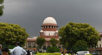 SC notice to Centre, Guvs on pleas by Kerala, Bengal
