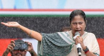B'desh objects to Mamata's 'offer' to shelter refugees 