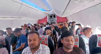 Spicejet passengers made to sit in flight without AC
