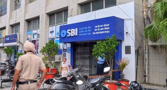 SC gives SBI 24 hrs to release electoral bonds data