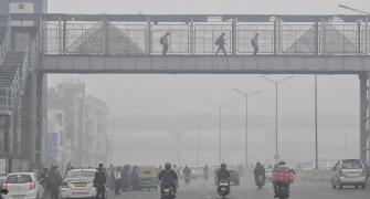 Delhi schools, colleges go online as AQI worsens